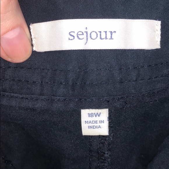 Black Sejour capri pants - Picture 3 of 5